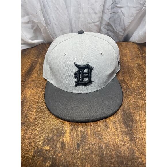 Detroit Tigers Hat Mens Fitted 7 1/8 Gray Baseball Cap MLB 59Fifty Embroidered - Picture 1 of 10